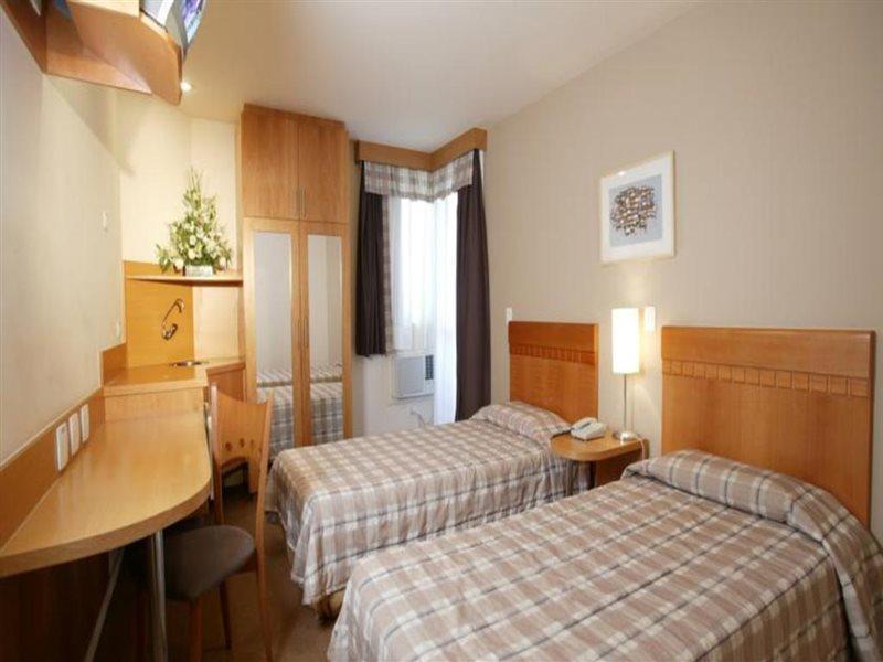 Rio Hotel By Bourbon Curitiba Room photo